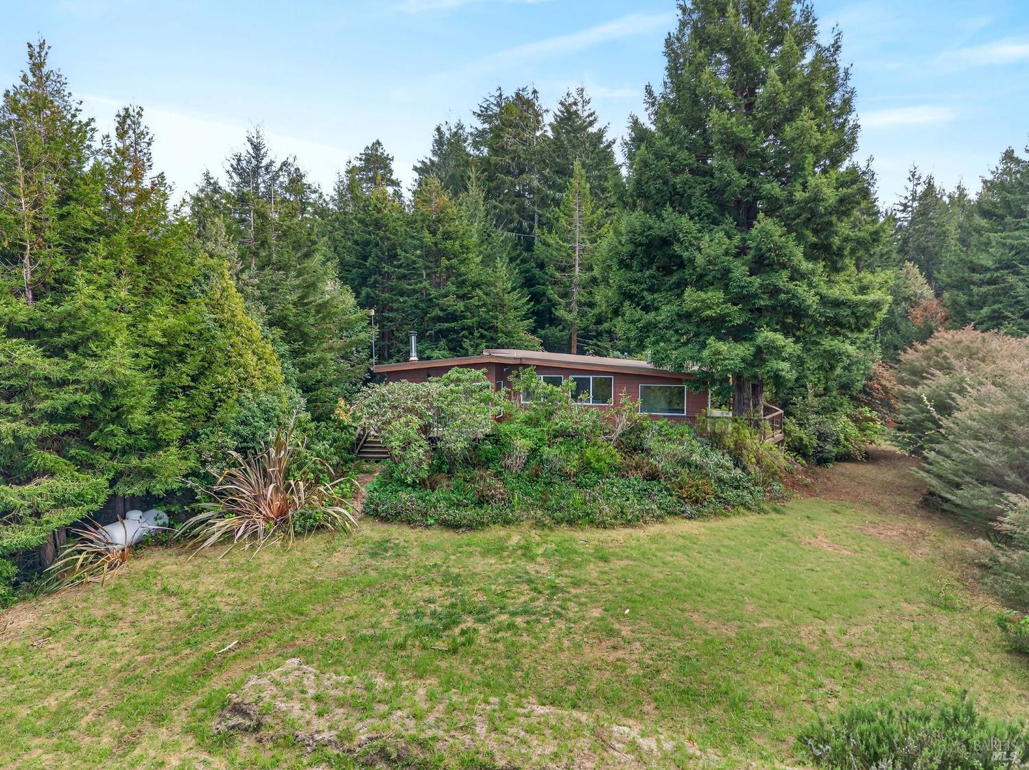 Detail Gallery Image 2 of 37 For 2900 Cameron Rd, Elk,  CA 95432 - 3 Beds | 2/1 Baths