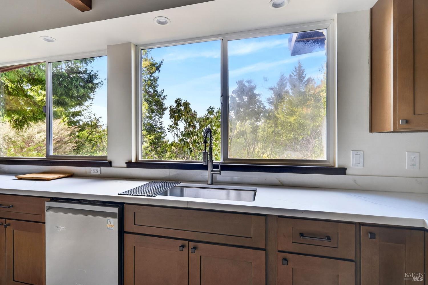 Detail Gallery Image 13 of 37 For 2900 Cameron Rd, Elk,  CA 95432 - 3 Beds | 2/1 Baths