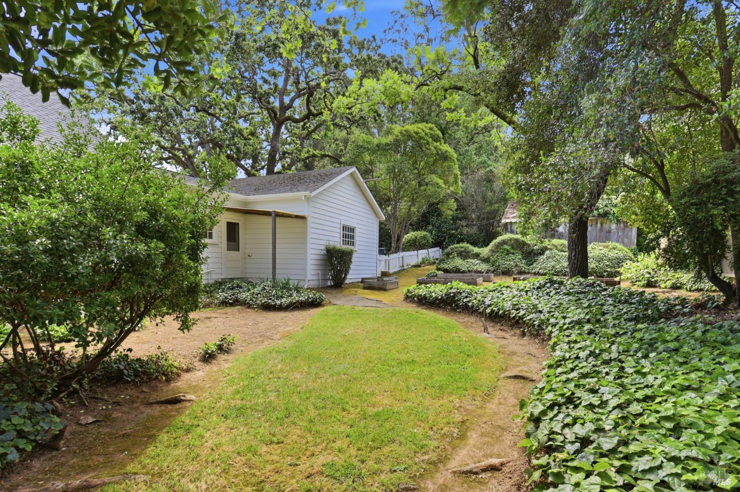 Detail Gallery Image 21 of 27 For 8 Lawrence Dr, Novato,  CA 94945 - 2 Beds | 1 Baths