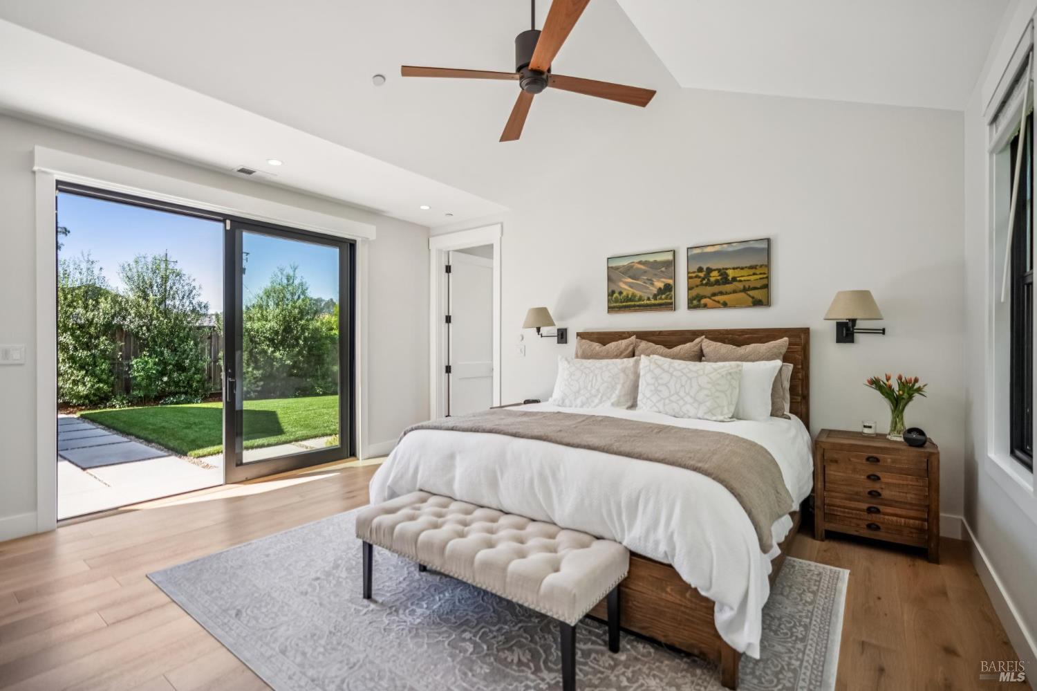 Detail Gallery Image 18 of 44 For 85 Harriet Way, Tiburon,  CA 94920 - 4 Beds | 2/1 Baths