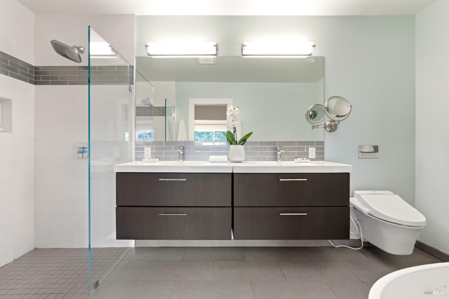 Detail Gallery Image 33 of 62 For 183 Reservoir Rd, San Rafael,  CA 94901 - 6 Beds | 6 Baths