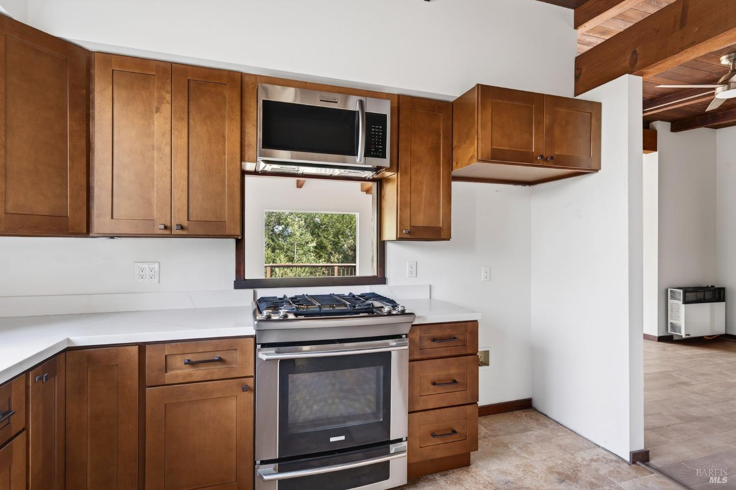 Detail Gallery Image 14 of 37 For 2900 Cameron Rd, Elk,  CA 95432 - 3 Beds | 2/1 Baths