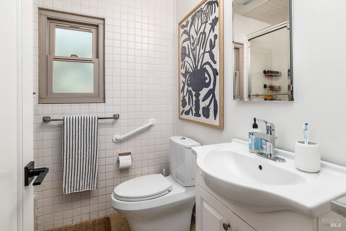 Detail Gallery Image 21 of 36 For 406 Corrillo Dr, San Rafael,  CA 94903 - 3 Beds | 2 Baths