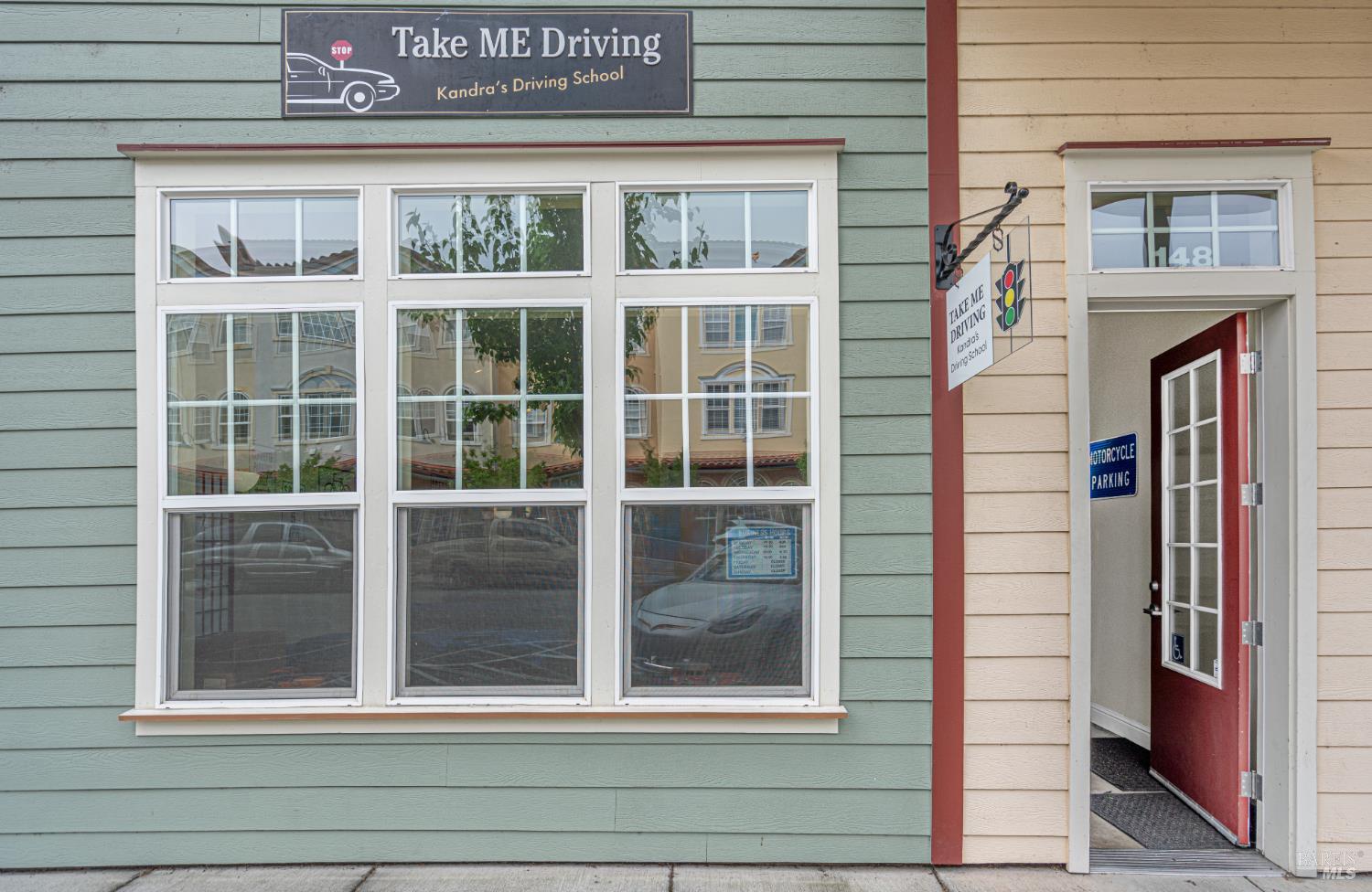 148 Johnson Street photo 2
