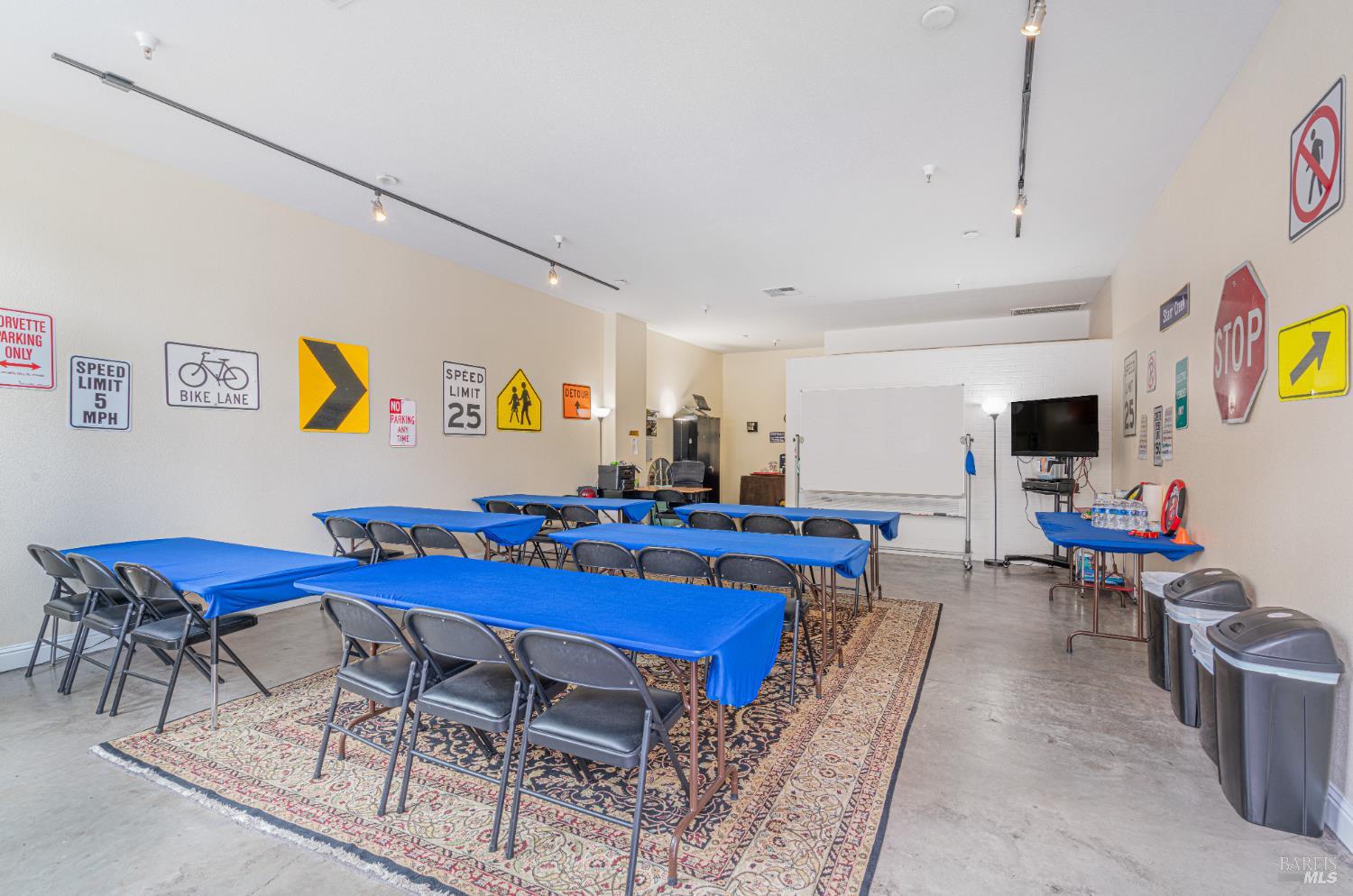 148 Johnson Street photo 3