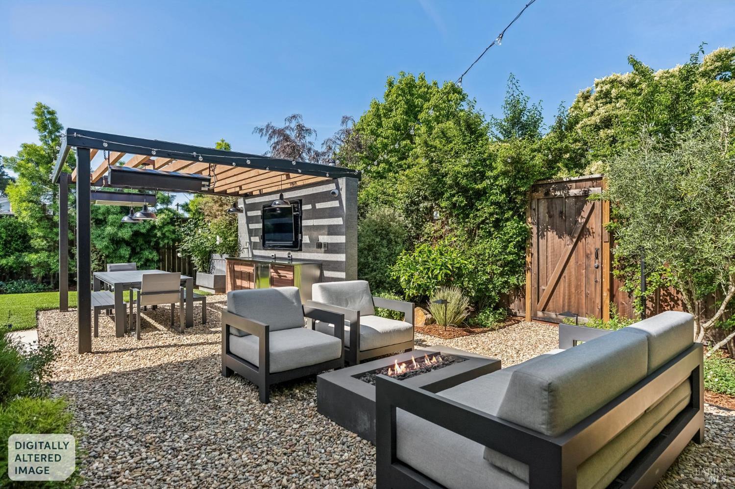 Detail Gallery Image 32 of 44 For 85 Harriet Way, Tiburon,  CA 94920 - 4 Beds | 2/1 Baths