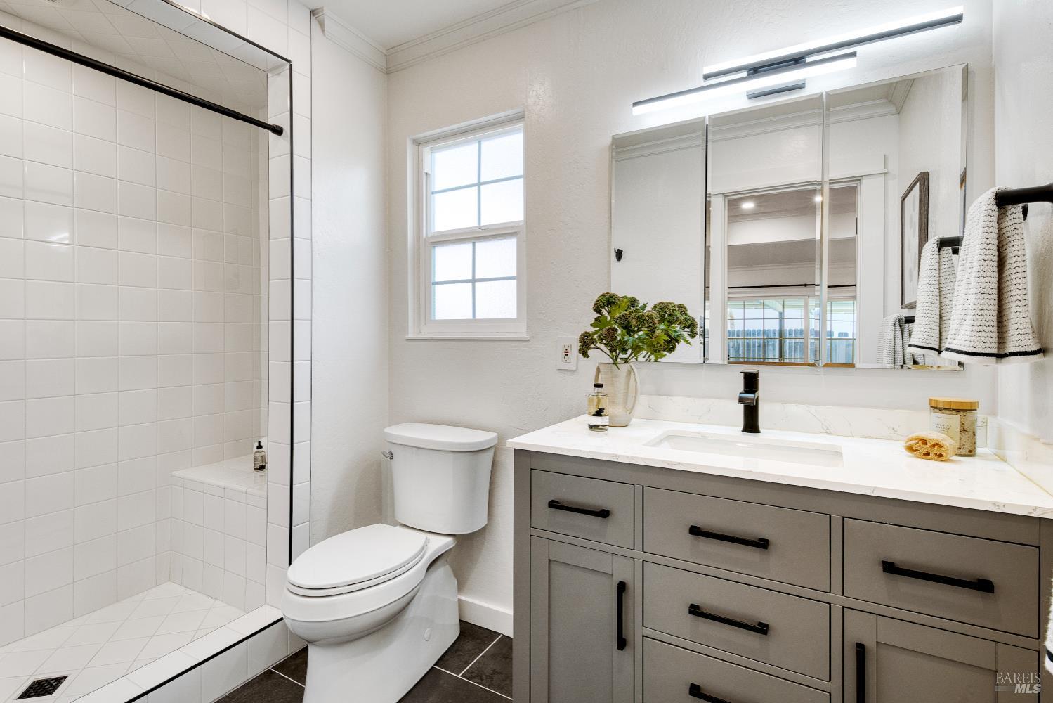 Detail Gallery Image 26 of 37 For 13 Woodland Ct, Novato,  CA 94947 - 4 Beds | 2 Baths