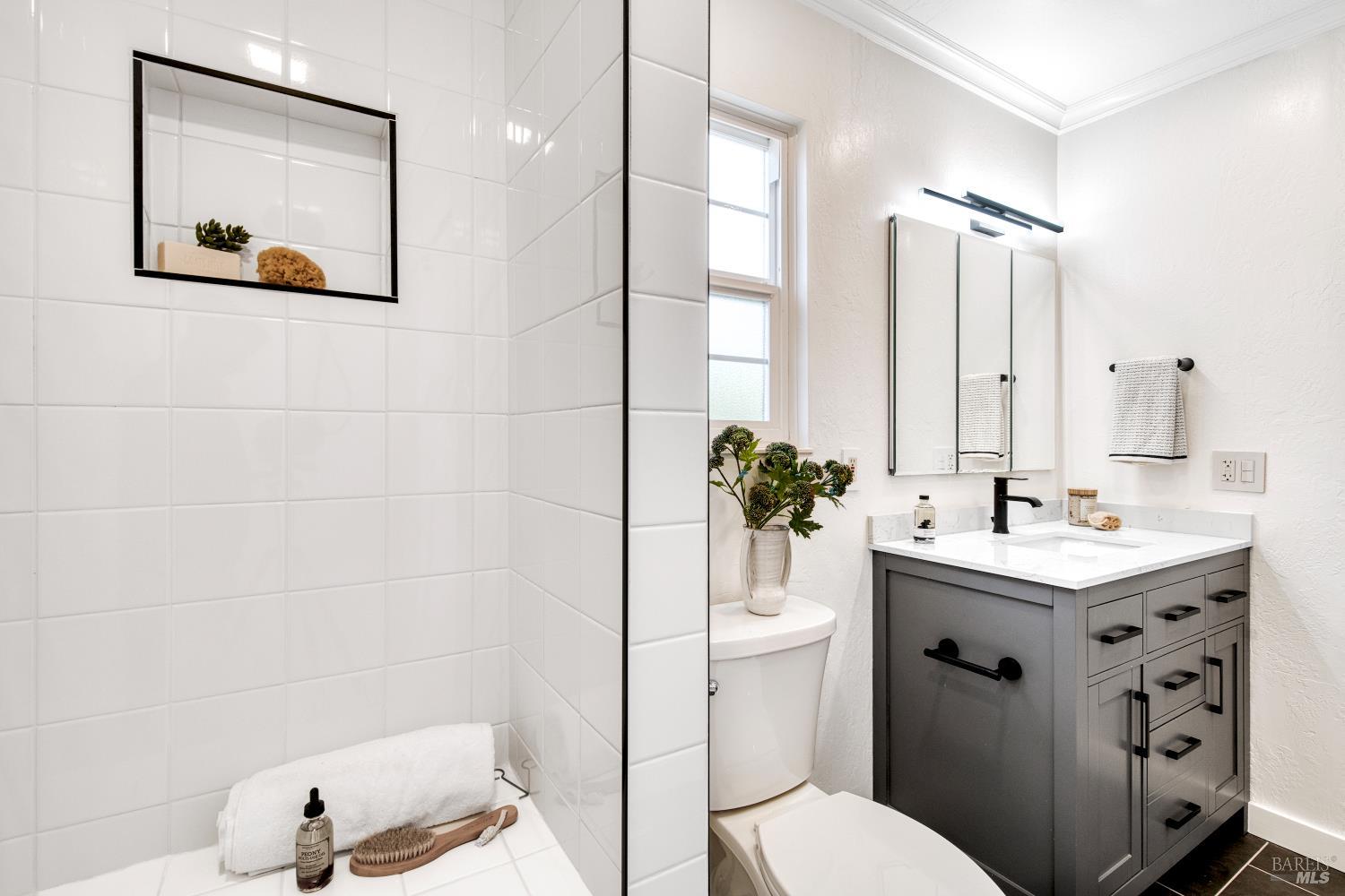 Detail Gallery Image 28 of 37 For 13 Woodland Ct, Novato,  CA 94947 - 4 Beds | 2 Baths