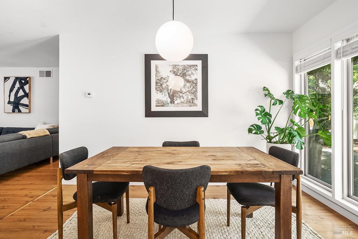 Detail Gallery Image 10 of 36 For 406 Corrillo Dr, San Rafael,  CA 94903 - 3 Beds | 2 Baths