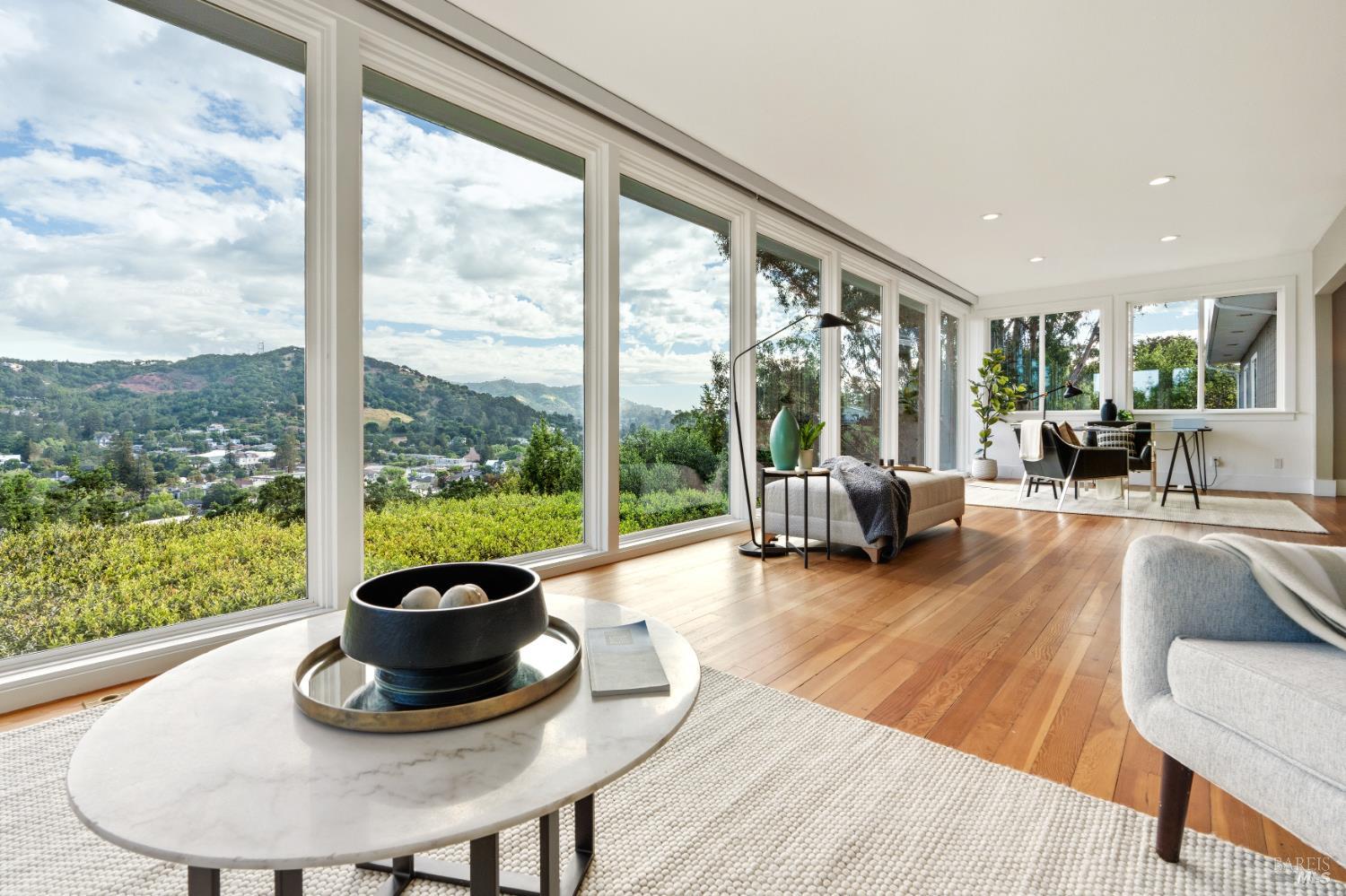 Detail Gallery Image 13 of 62 For 183 Reservoir Rd, San Rafael,  CA 94901 - 6 Beds | 6 Baths