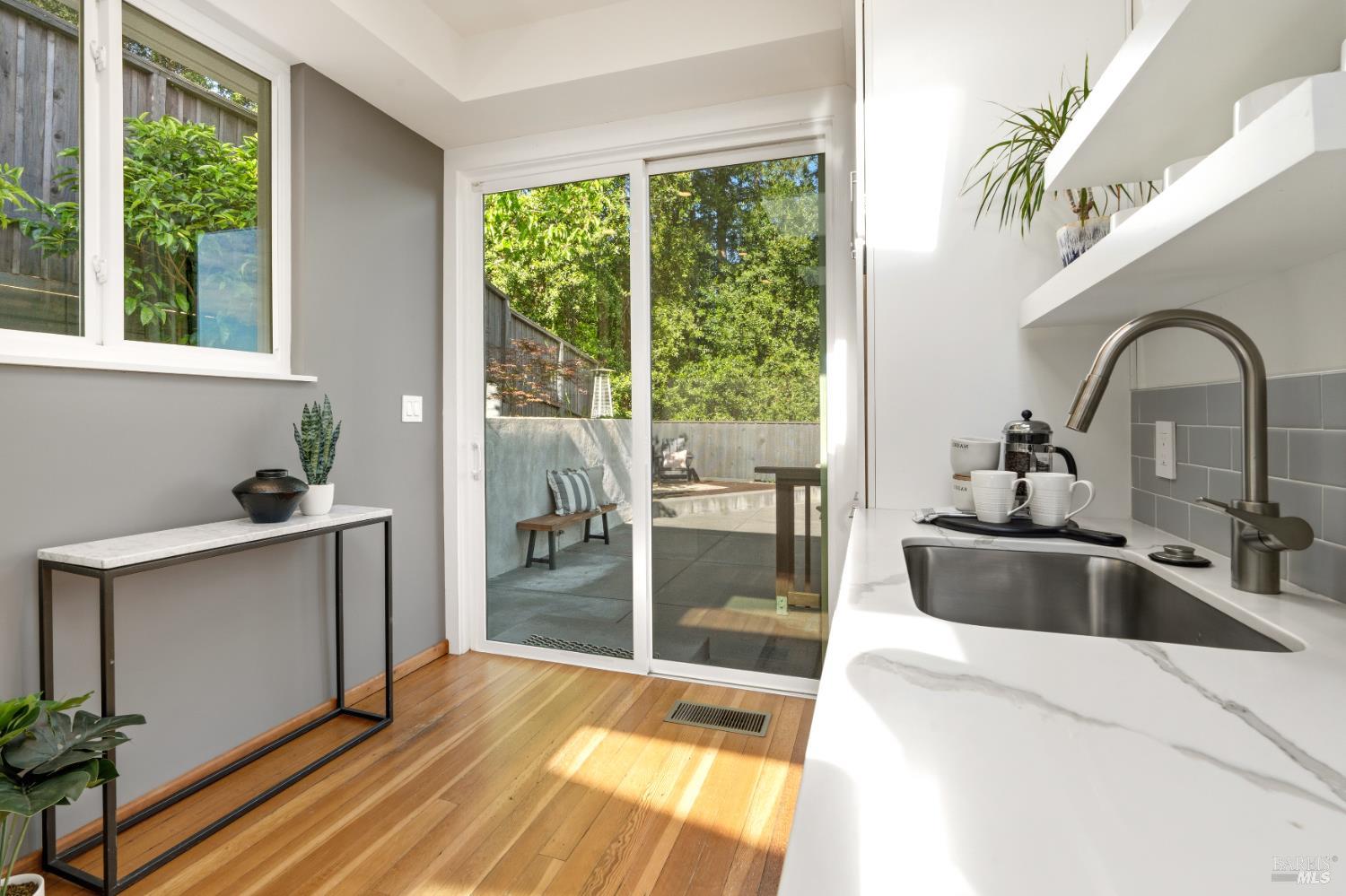 Detail Gallery Image 23 of 62 For 183 Reservoir Rd, San Rafael,  CA 94901 - 6 Beds | 6 Baths