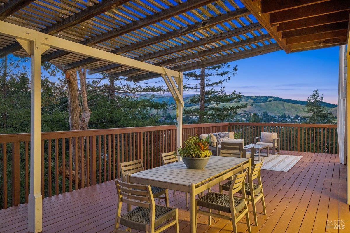 Detail Gallery Image 68 of 88 For 1036 Lea Dr, San Rafael,  CA 94903 - 6 Beds | 4/1 Baths