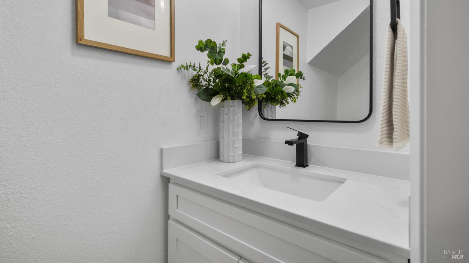 Detail Gallery Image 16 of 30 For 873 Knights Cir, Vallejo,  CA 94591 - 3 Beds | 2/1 Baths