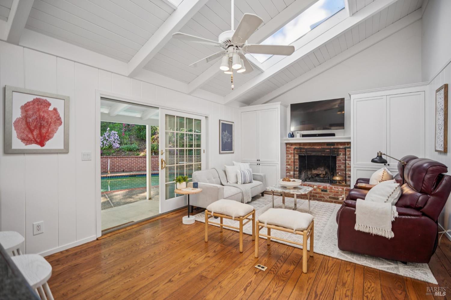 Detail Gallery Image 23 of 48 For 497 Fairway Dr, Novato,  CA 94949 - 4 Beds | 2 Baths