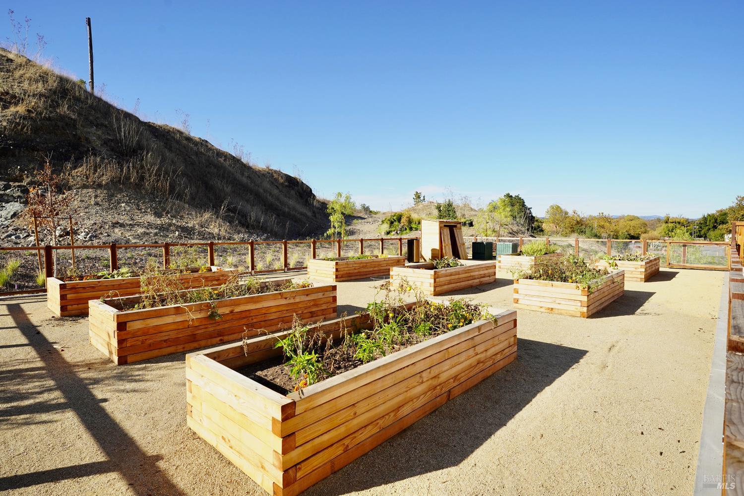 Detail Gallery Image 11 of 28 For 106 Rockview Rd, Novato,  CA 94949 - 3 Beds | 3/1 Baths