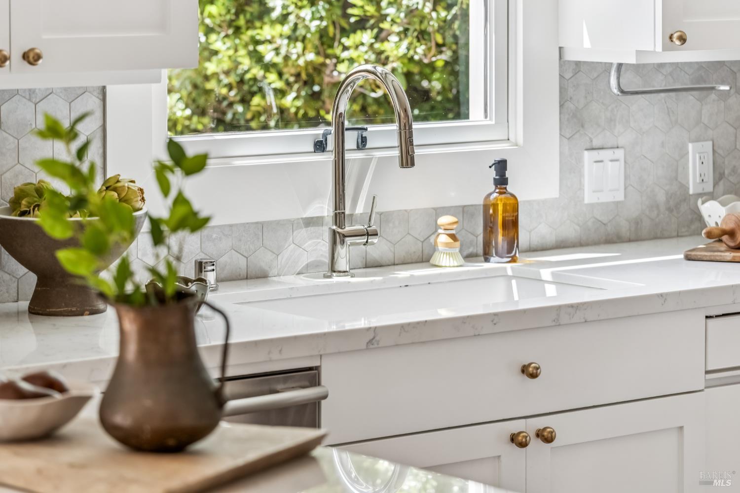 Detail Gallery Image 19 of 39 For 44 Catalpa Ave, Mill Valley,  CA 94941 - 3 Beds | 2 Baths