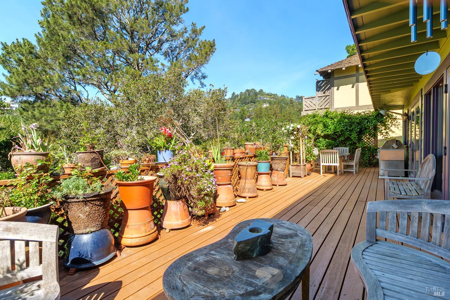 Detail Gallery Image 6 of 27 For 244 Manor Dr, Mill Valley,  CA 94941 - 3 Beds | 2 Baths