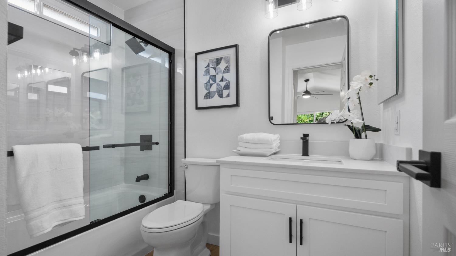 Detail Gallery Image 19 of 30 For 873 Knights Cir, Vallejo,  CA 94591 - 3 Beds | 2/1 Baths