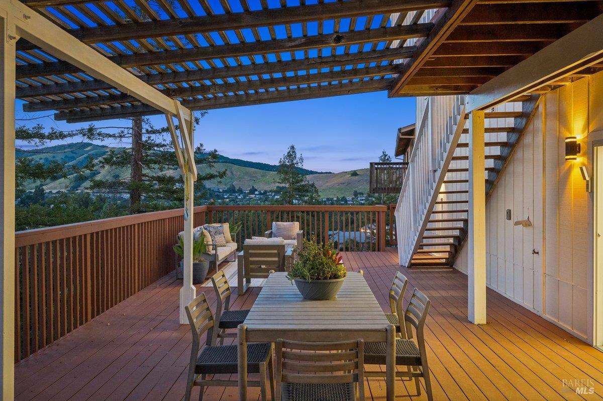 Detail Gallery Image 69 of 88 For 1036 Lea Dr, San Rafael,  CA 94903 - 6 Beds | 4/1 Baths