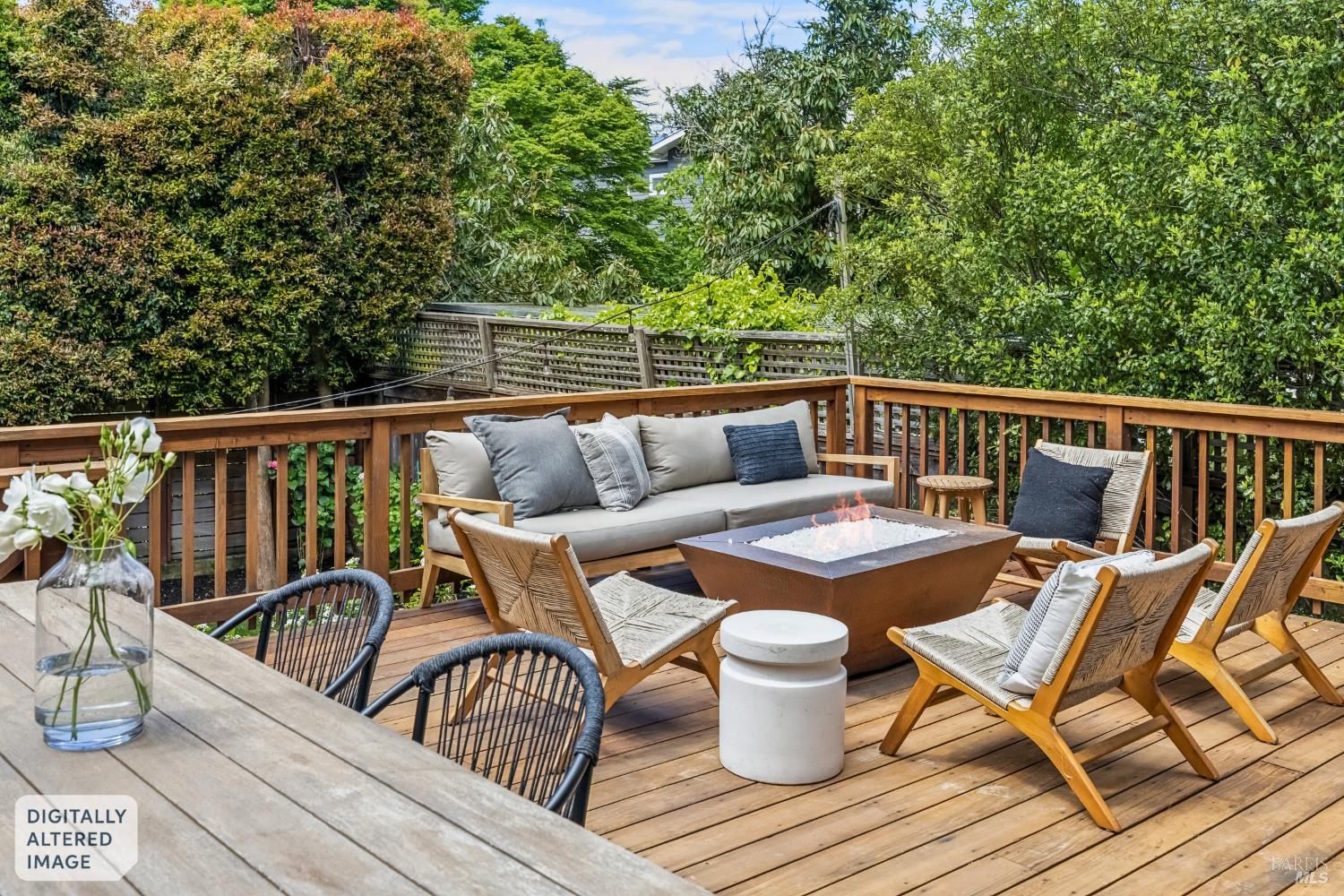 Detail Gallery Image 12 of 39 For 44 Catalpa Ave, Mill Valley,  CA 94941 - 3 Beds | 2 Baths