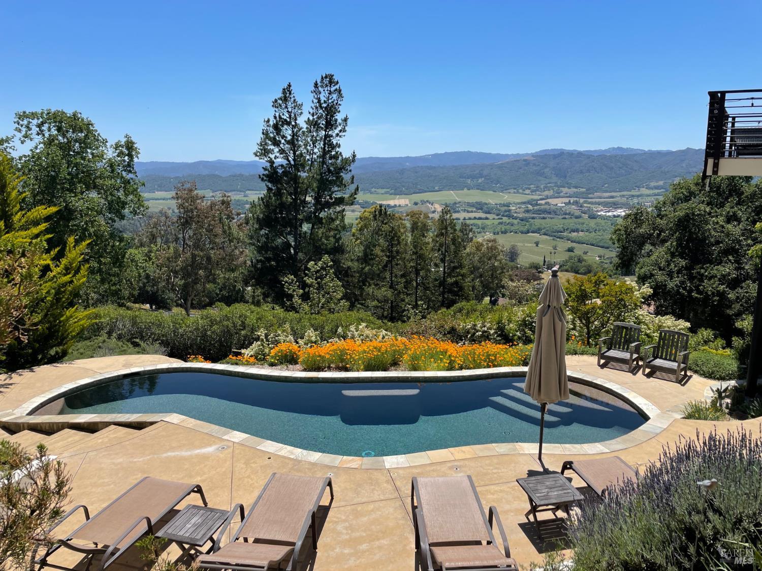 Detail Gallery Image 15 of 44 For 1163 Mountain Pine Rd, Cloverdale,  CA 95425 - 3 Beds | 3/1 Baths