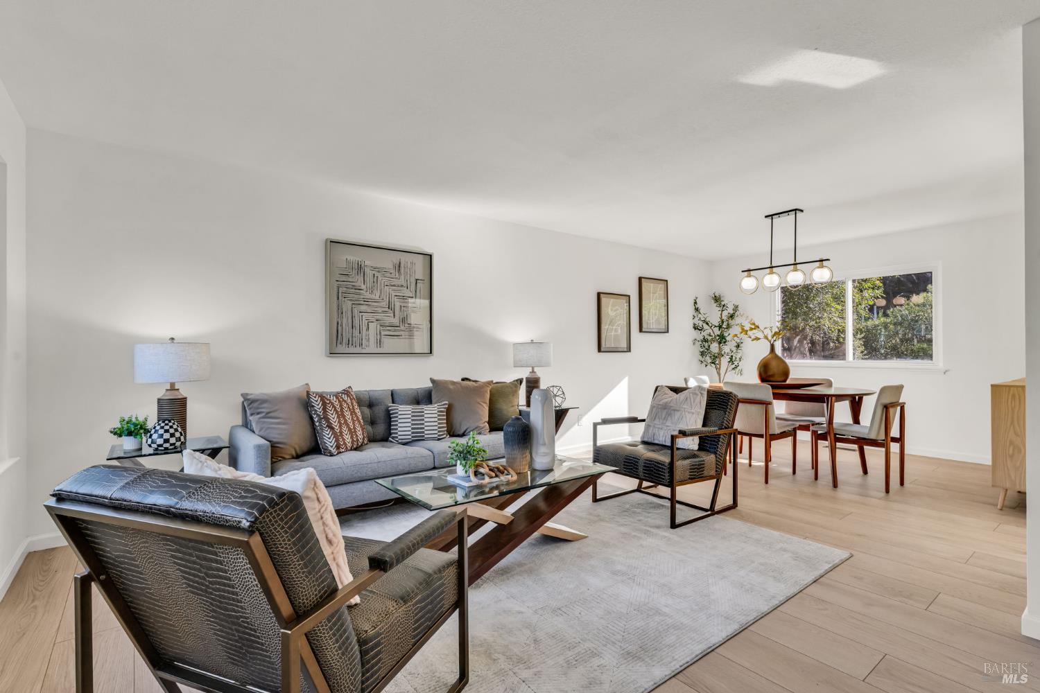 Detail Gallery Image 6 of 58 For 508 San Marin Dr, Novato,  CA 94945 - 4 Beds | 2/1 Baths