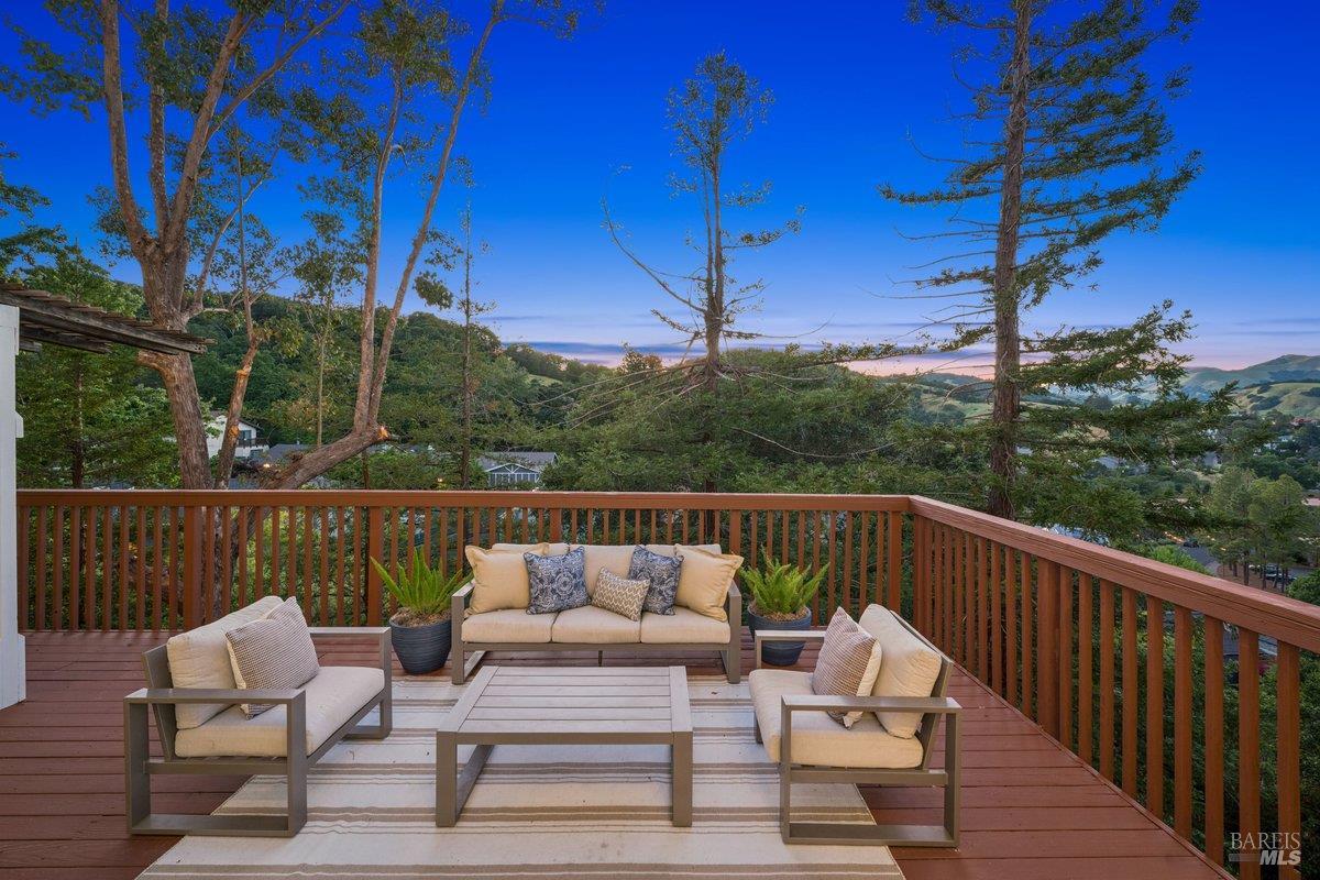 Detail Gallery Image 67 of 88 For 1036 Lea Dr, San Rafael,  CA 94903 - 6 Beds | 4/1 Baths