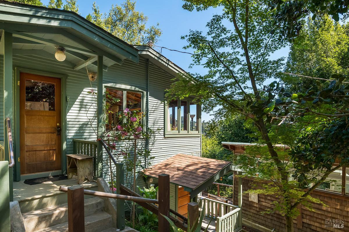 Detail Gallery Image 11 of 62 For 68 Wreden Ave, Fairfax,  CA 94930 - 2 Beds | 2 Baths