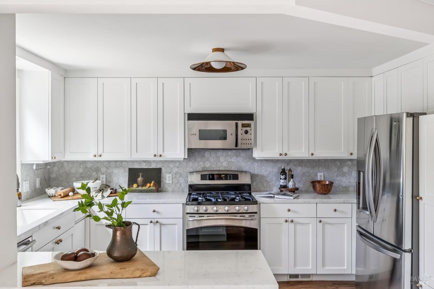 Detail Gallery Image 17 of 39 For 44 Catalpa Ave, Mill Valley,  CA 94941 - 3 Beds | 2 Baths