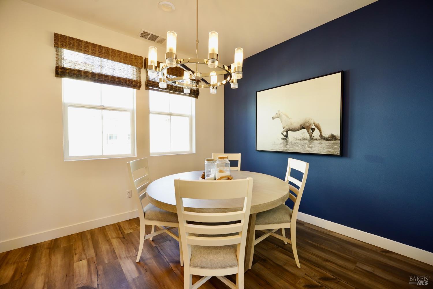 Detail Gallery Image 7 of 28 For 106 Rockview Rd, Novato,  CA 94949 - 3 Beds | 3/1 Baths