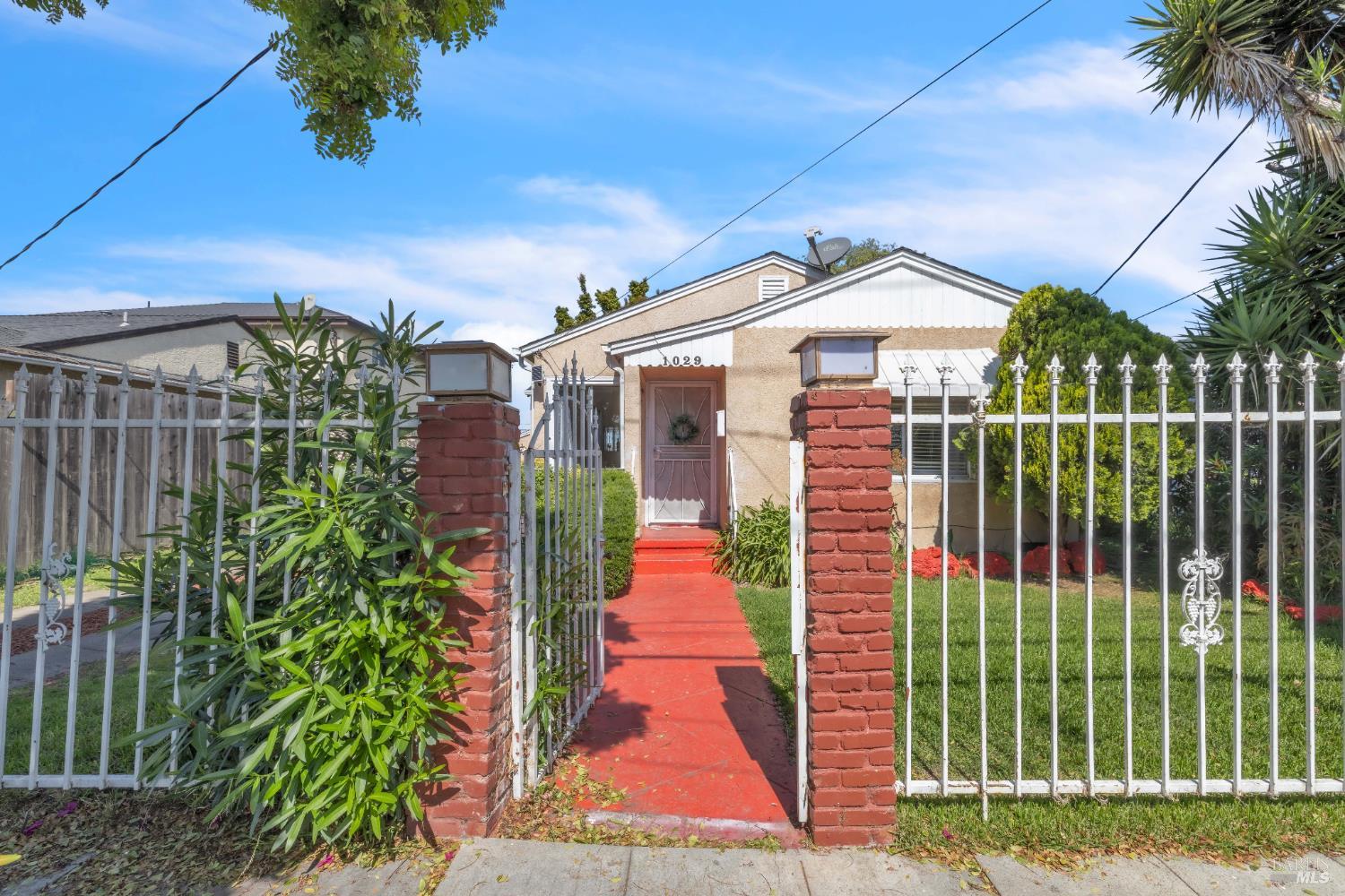 Front Image Thumbnail for BA326017585