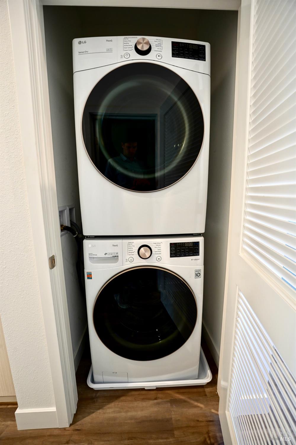 Detail Gallery Image 5 of 28 For 106 Rockview Rd, Novato,  CA 94949 - 3 Beds | 3/1 Baths