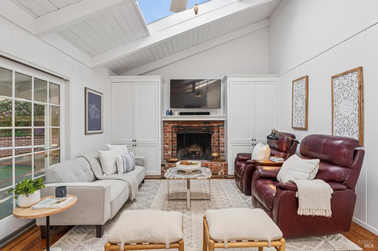 Detail Gallery Image 25 of 48 For 497 Fairway Dr, Novato,  CA 94949 - 4 Beds | 2 Baths