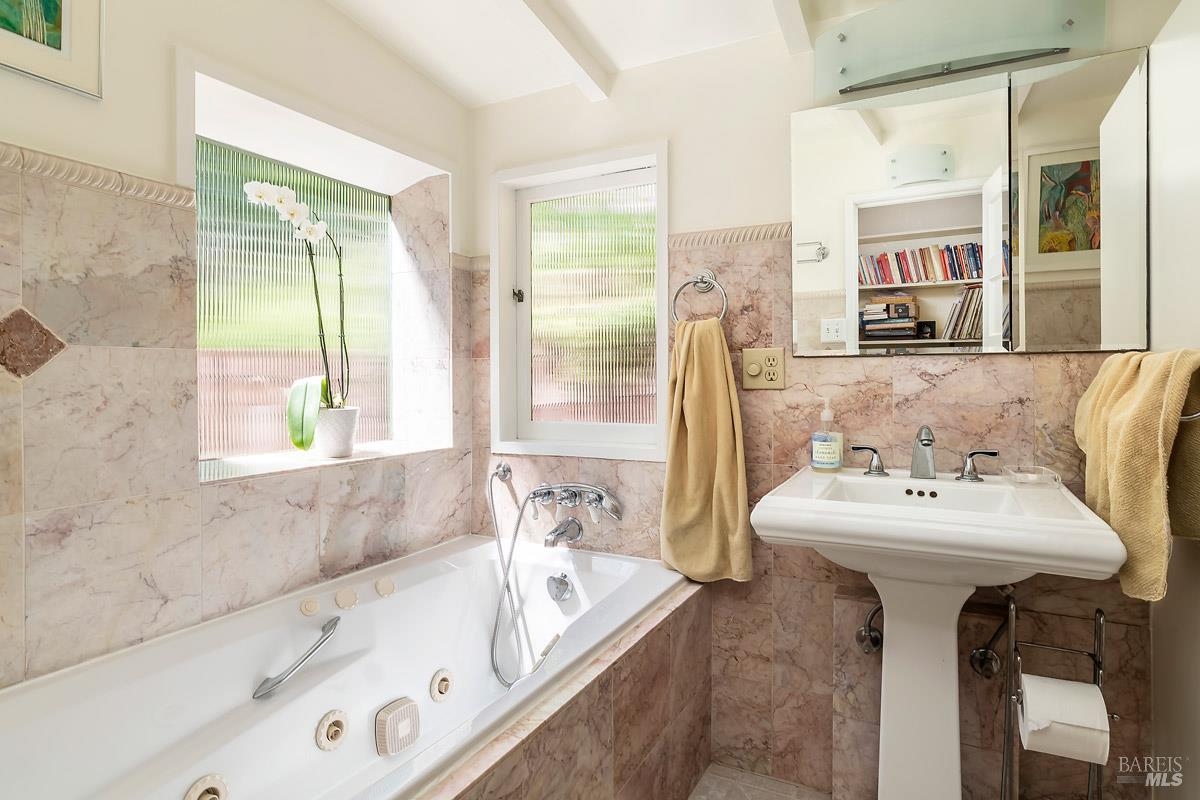 Detail Gallery Image 19 of 62 For 68 Wreden Ave, Fairfax,  CA 94930 - 2 Beds | 2 Baths