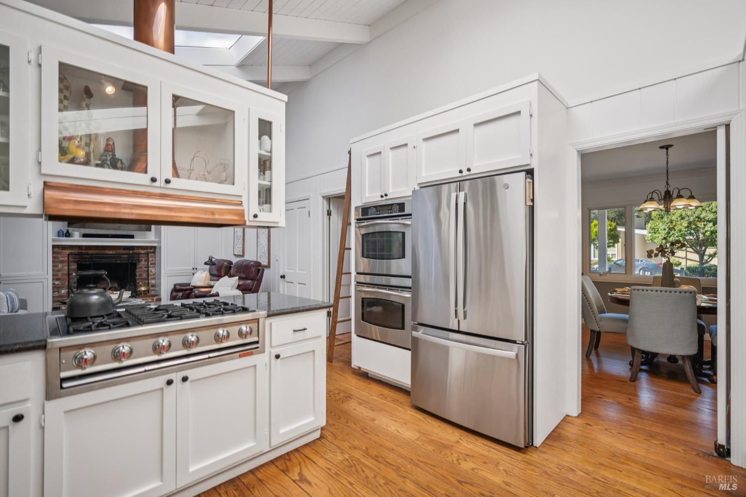 Detail Gallery Image 20 of 48 For 497 Fairway Dr, Novato,  CA 94949 - 4 Beds | 2 Baths