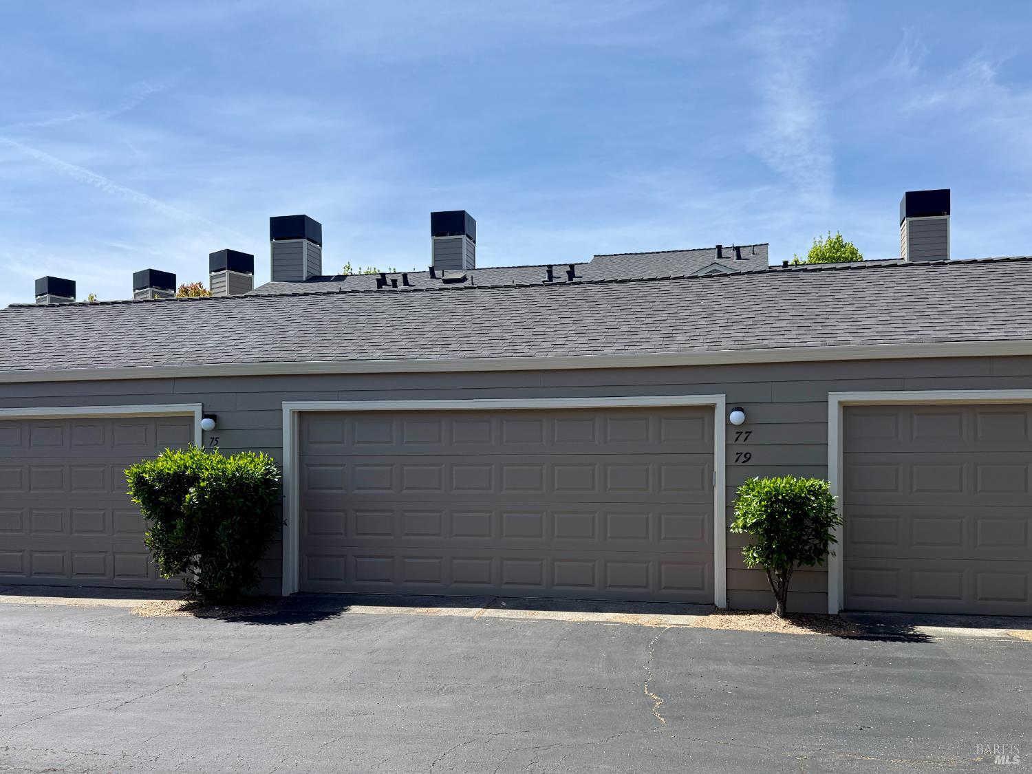 Detail Gallery Image 3 of 12 For 77 Parkview Cir, Corte Madera,  CA 94925 - 2 Beds | 1 Baths