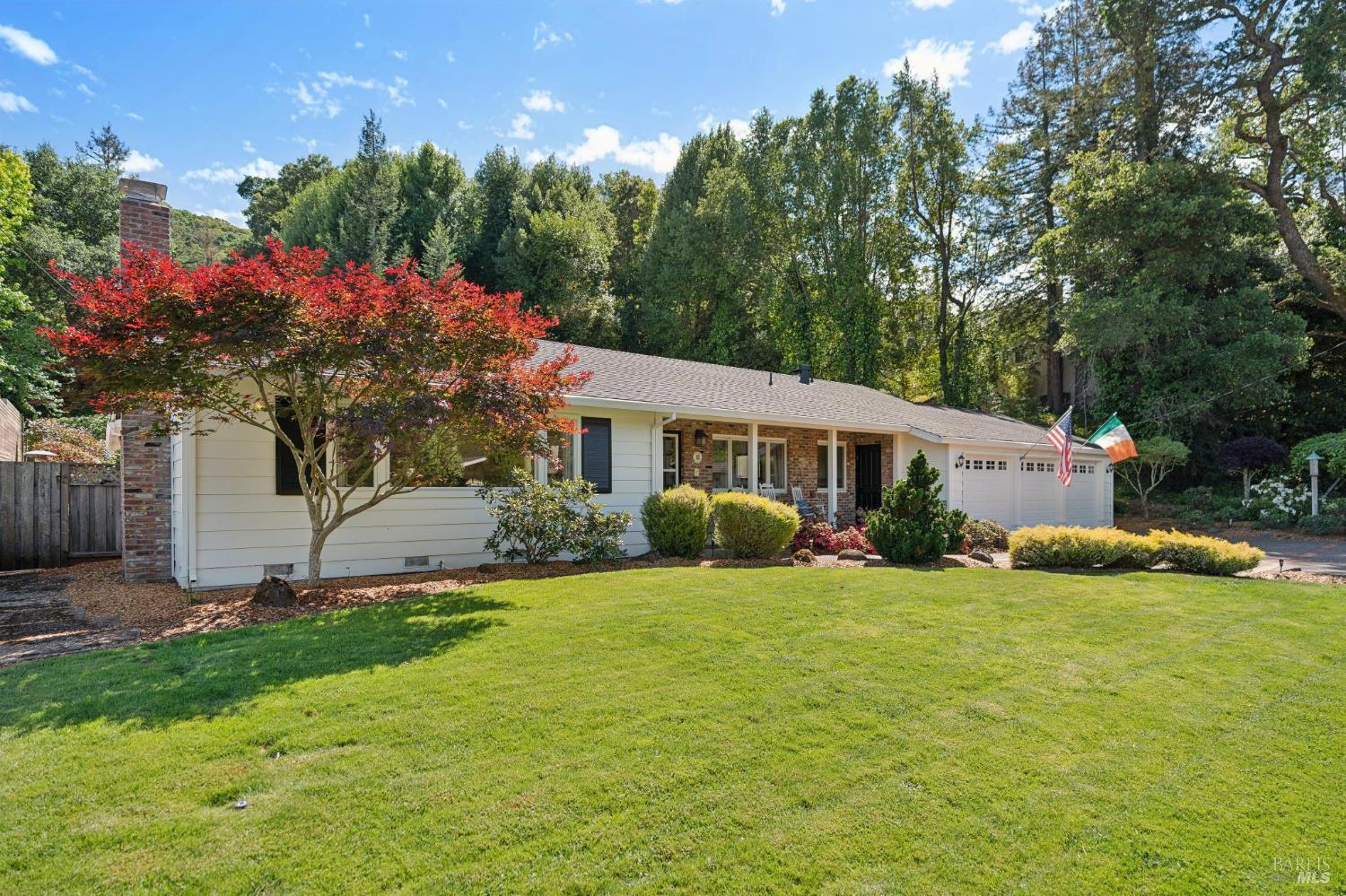 Detail Gallery Image 3 of 48 For 497 Fairway Dr, Novato,  CA 94949 - 4 Beds | 2 Baths