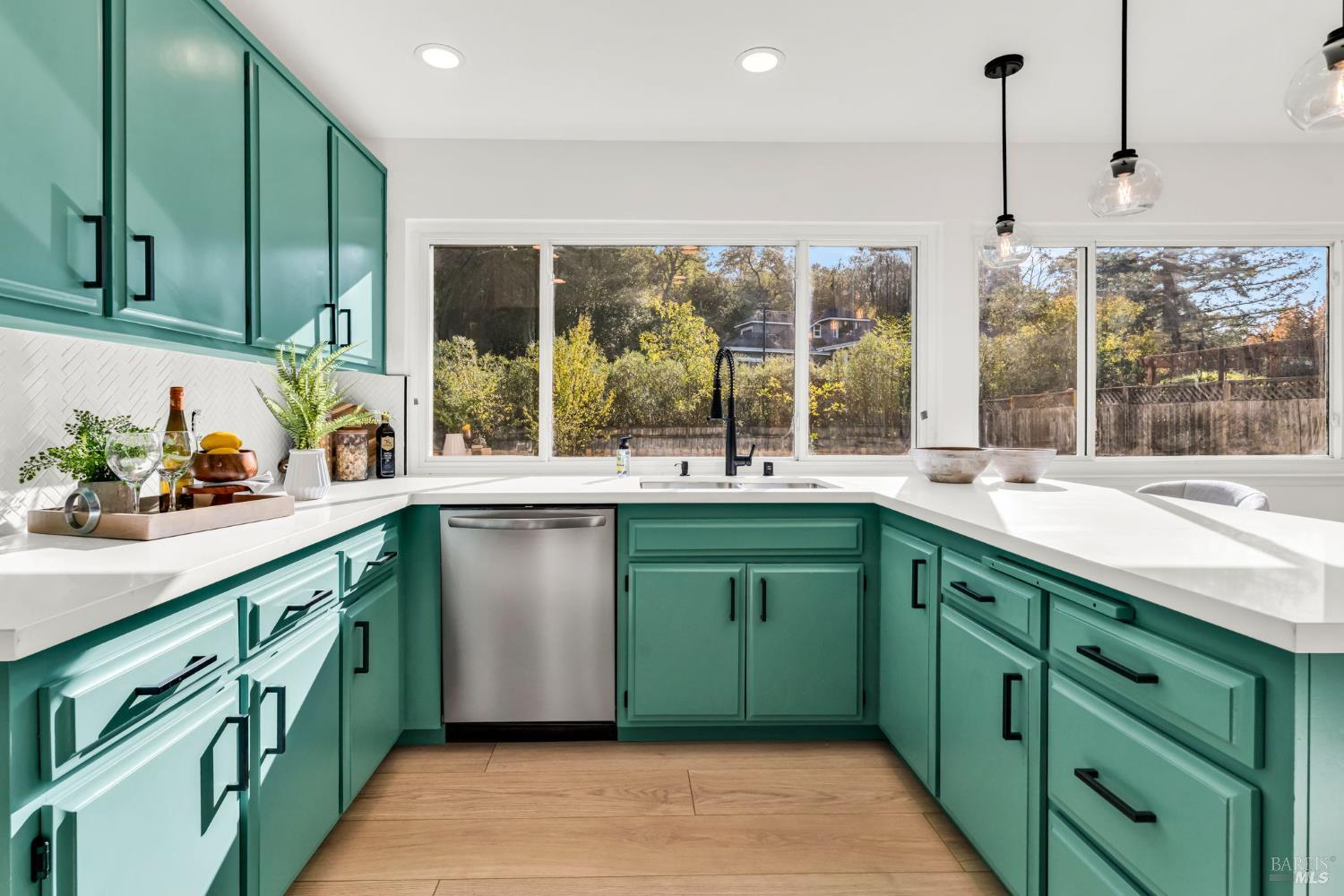 Detail Gallery Image 13 of 58 For 508 San Marin Dr, Novato,  CA 94945 - 4 Beds | 2/1 Baths