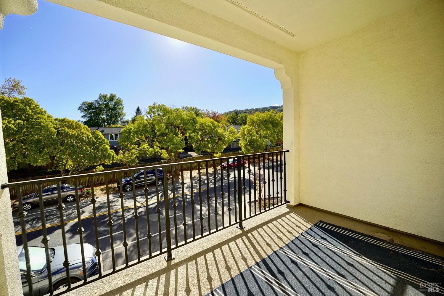 Detail Gallery Image 6 of 28 For 106 Rockview Rd, Novato,  CA 94949 - 3 Beds | 3/1 Baths