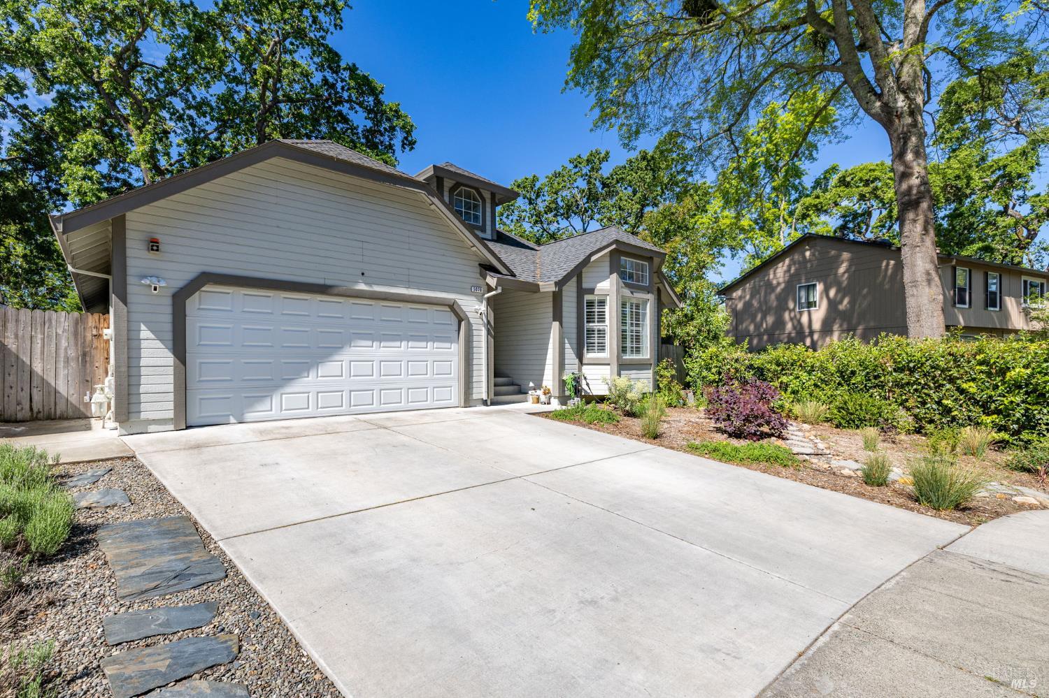 5070 Charmian Drive photo 3