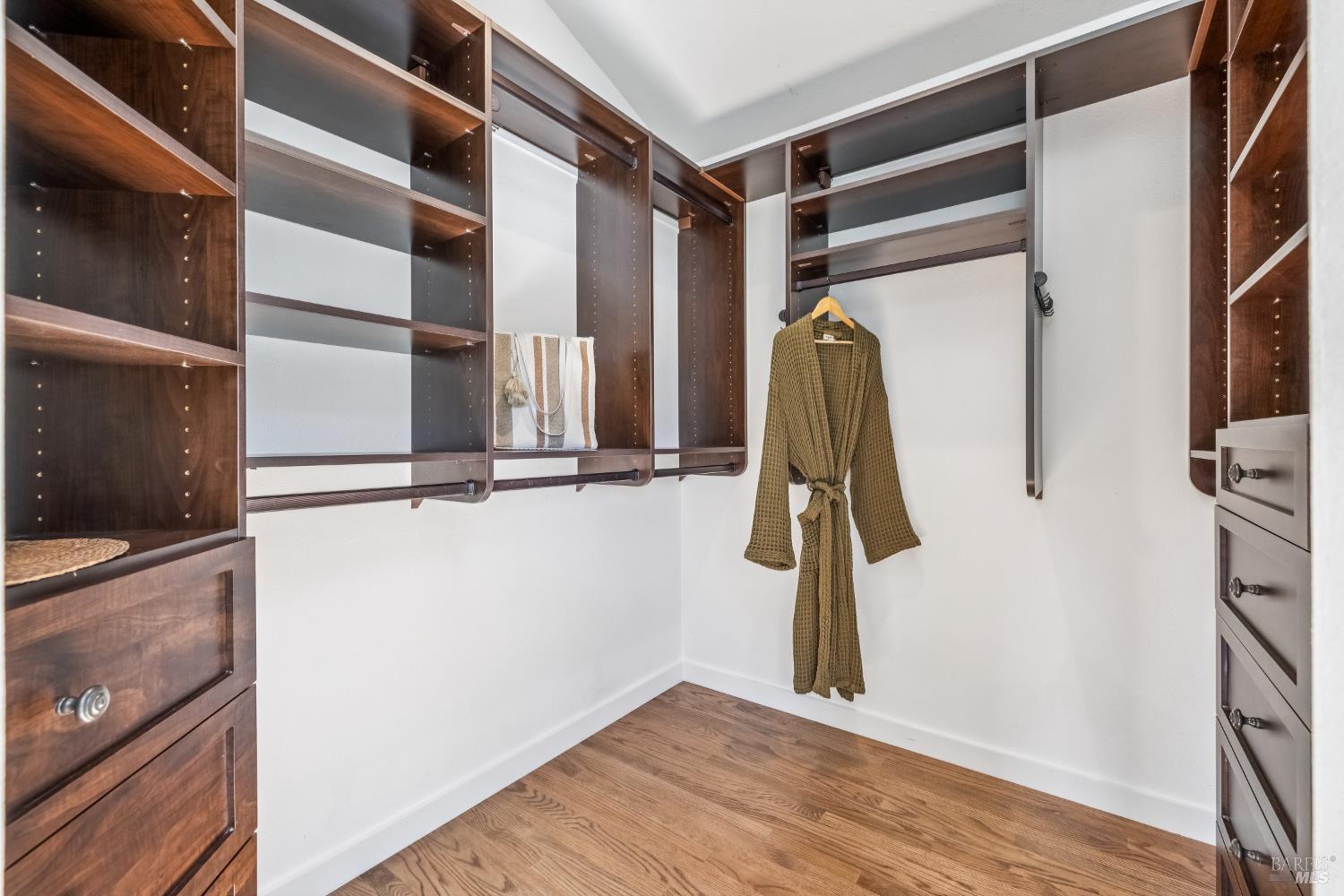 Detail Gallery Image 32 of 39 For 44 Catalpa Ave, Mill Valley,  CA 94941 - 3 Beds | 2 Baths