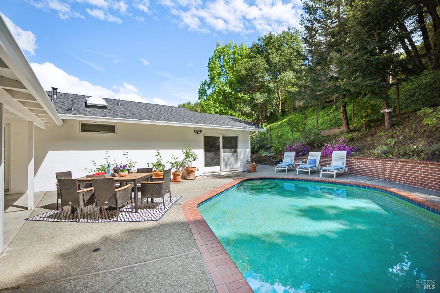 Detail Gallery Image 43 of 48 For 497 Fairway Dr, Novato,  CA 94949 - 4 Beds | 2 Baths