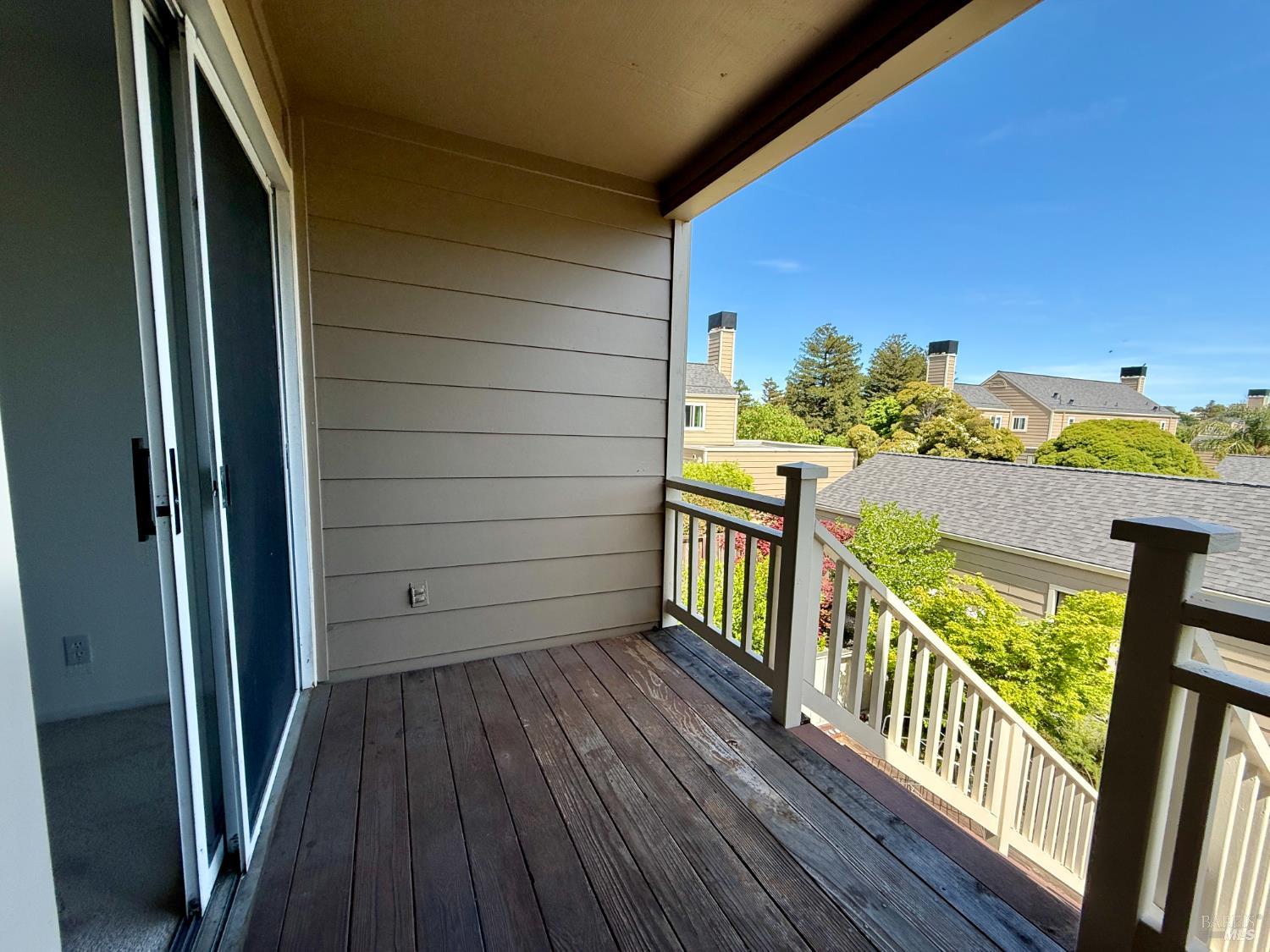 Detail Gallery Image 5 of 12 For 77 Parkview Cir, Corte Madera,  CA 94925 - 2 Beds | 1 Baths