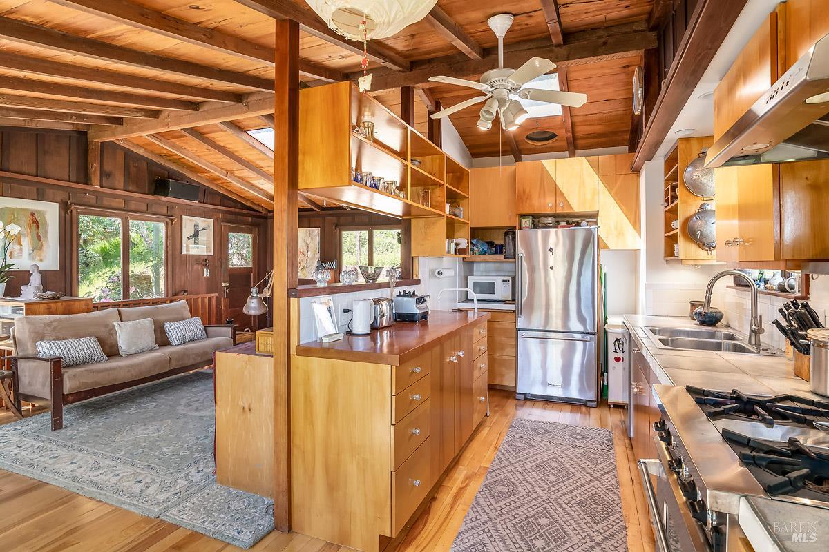 Detail Gallery Image 16 of 62 For 68 Wreden Ave, Fairfax,  CA 94930 - 2 Beds | 2 Baths