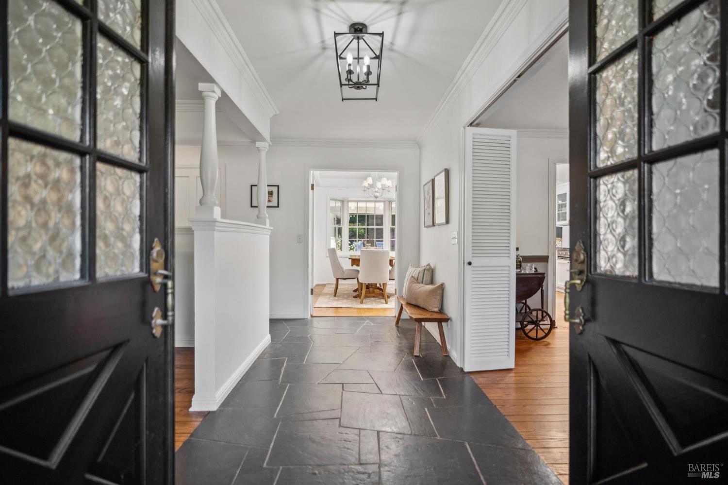 Detail Gallery Image 6 of 48 For 497 Fairway Dr, Novato,  CA 94949 - 4 Beds | 2 Baths