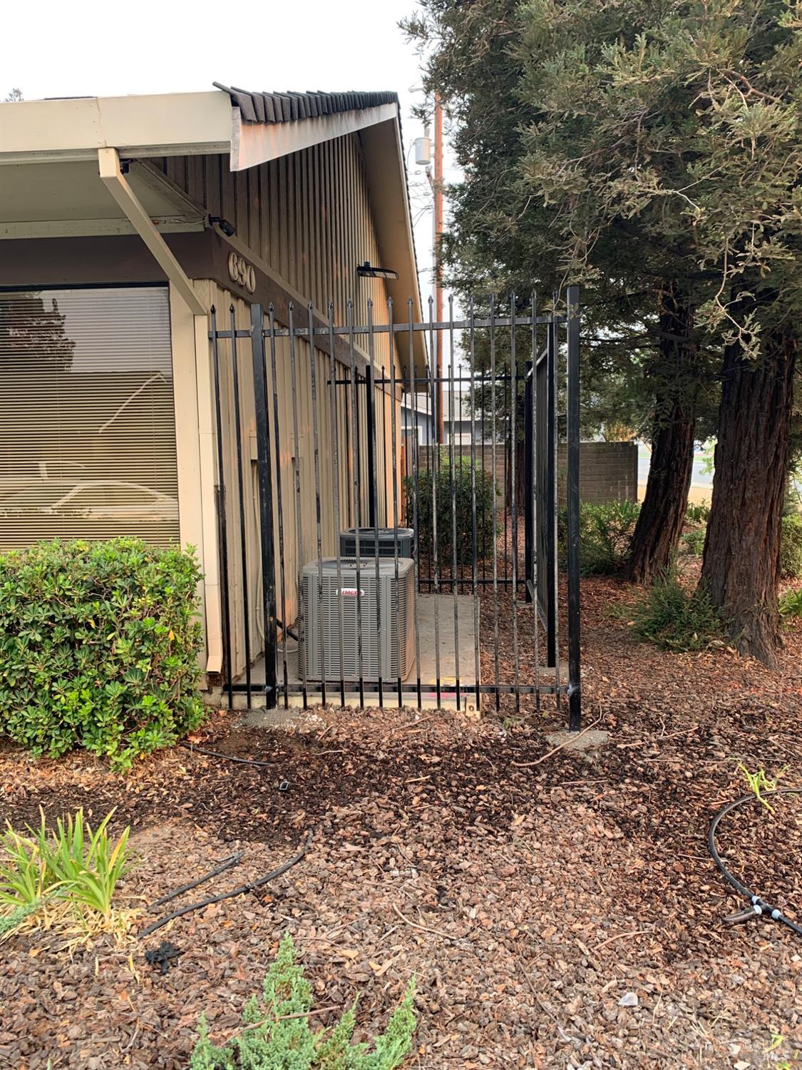 Detail Gallery Image 7 of 28 For 690 E Tabor Ave, Fairfield,  CA 94533 - – Beds | – Baths