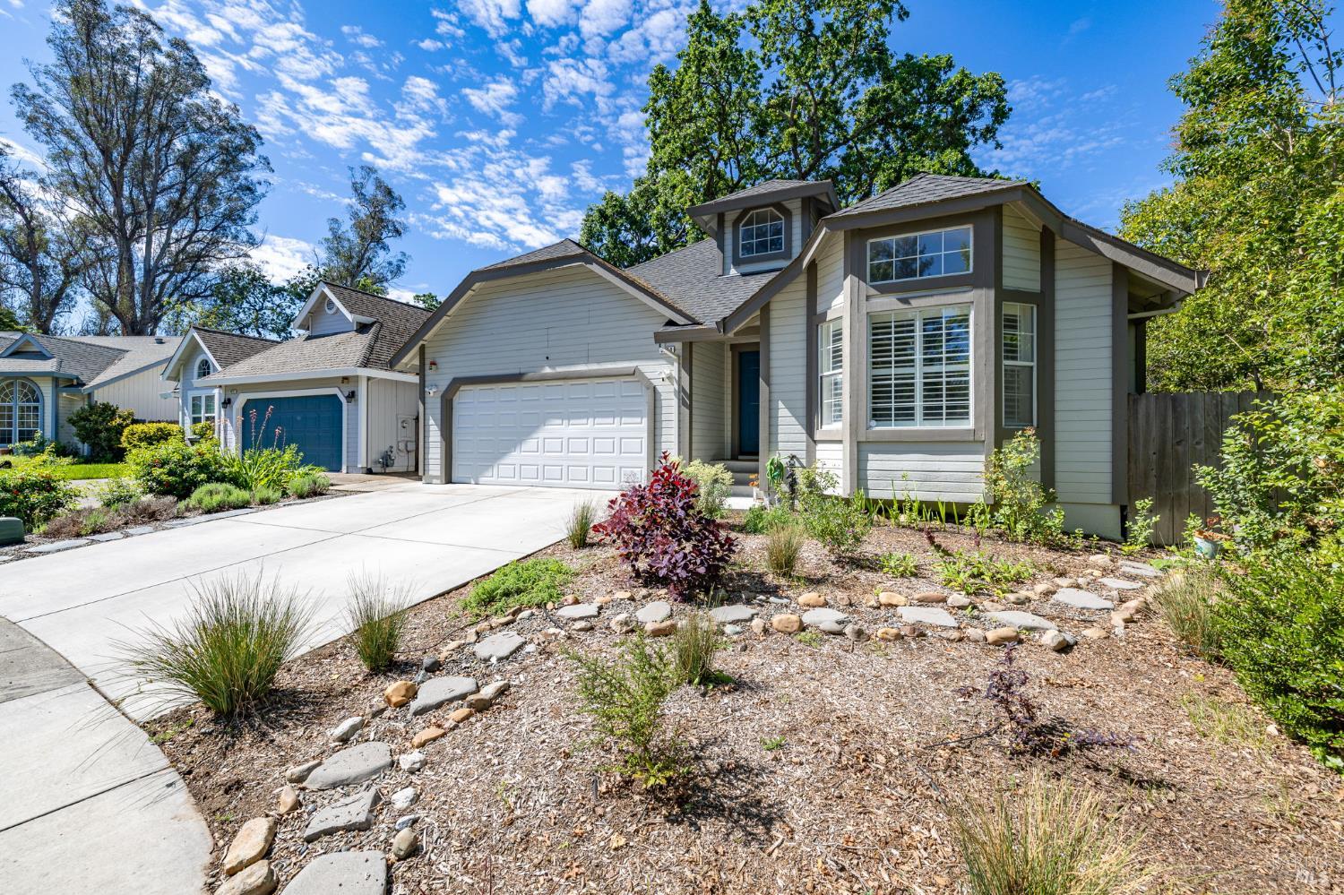 5070 Charmian Drive photo 2