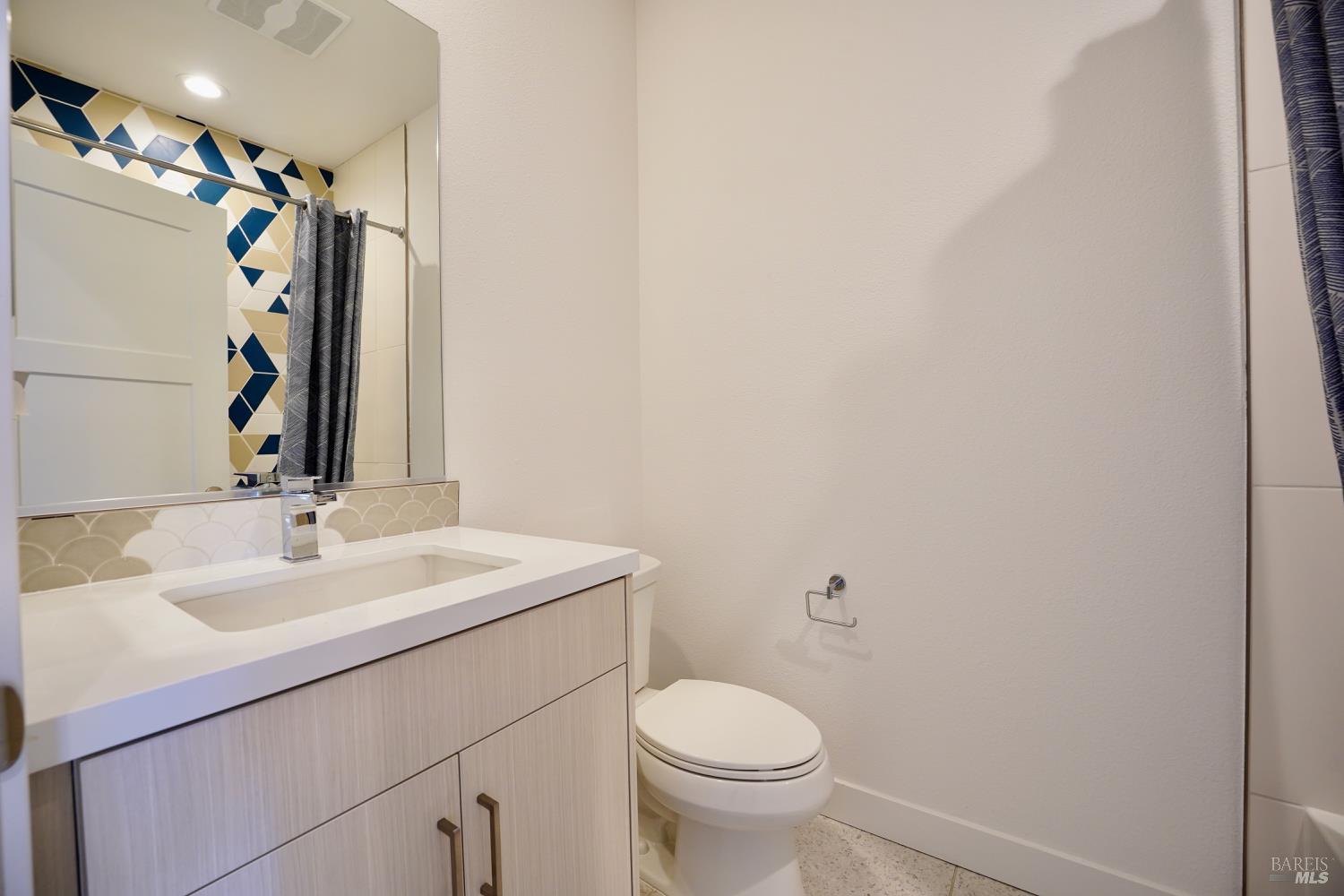 Detail Gallery Image 25 of 28 For 106 Rockview Rd, Novato,  CA 94949 - 3 Beds | 3/1 Baths