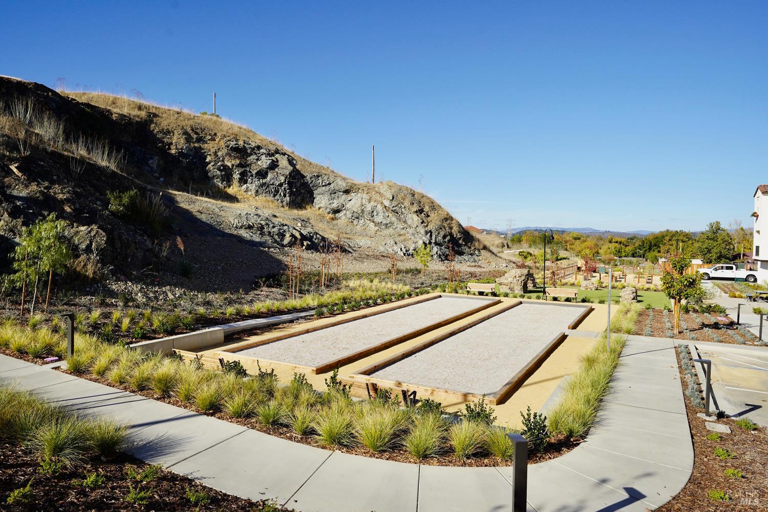 Detail Gallery Image 15 of 28 For 106 Rockview Rd, Novato,  CA 94949 - 3 Beds | 3/1 Baths