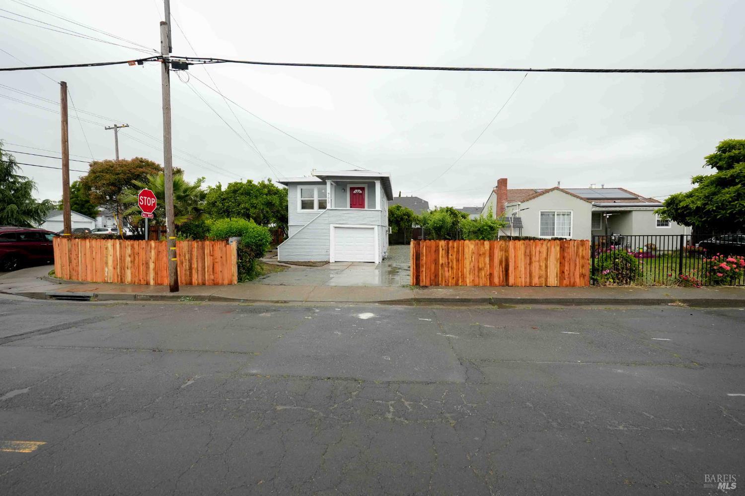 Detail Gallery Image 8 of 46 For 700 Springs Rd, Vallejo,  CA 94590 - 2 Beds | 1 Baths